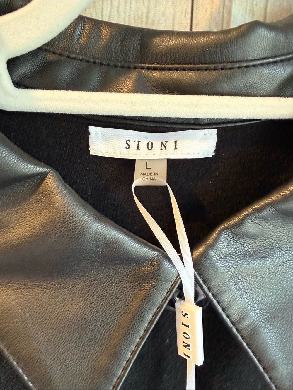 Sioni Button Top Faux Leather Trim Large NWT - Picture 4 of 8